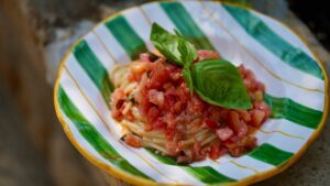 Errori culinari che rovinano la pasta al pomodoro e fanno salire la glicemia